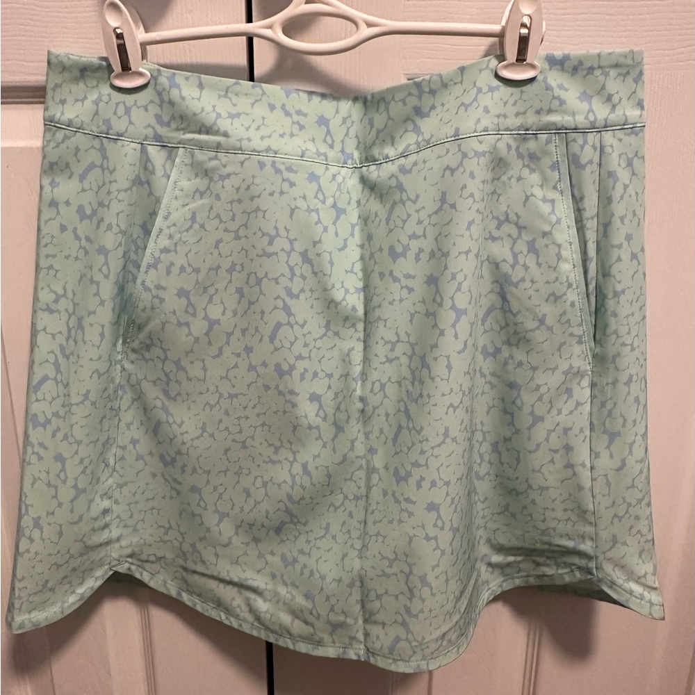 Vineyard Vines Mint Green Patterned Skort size large